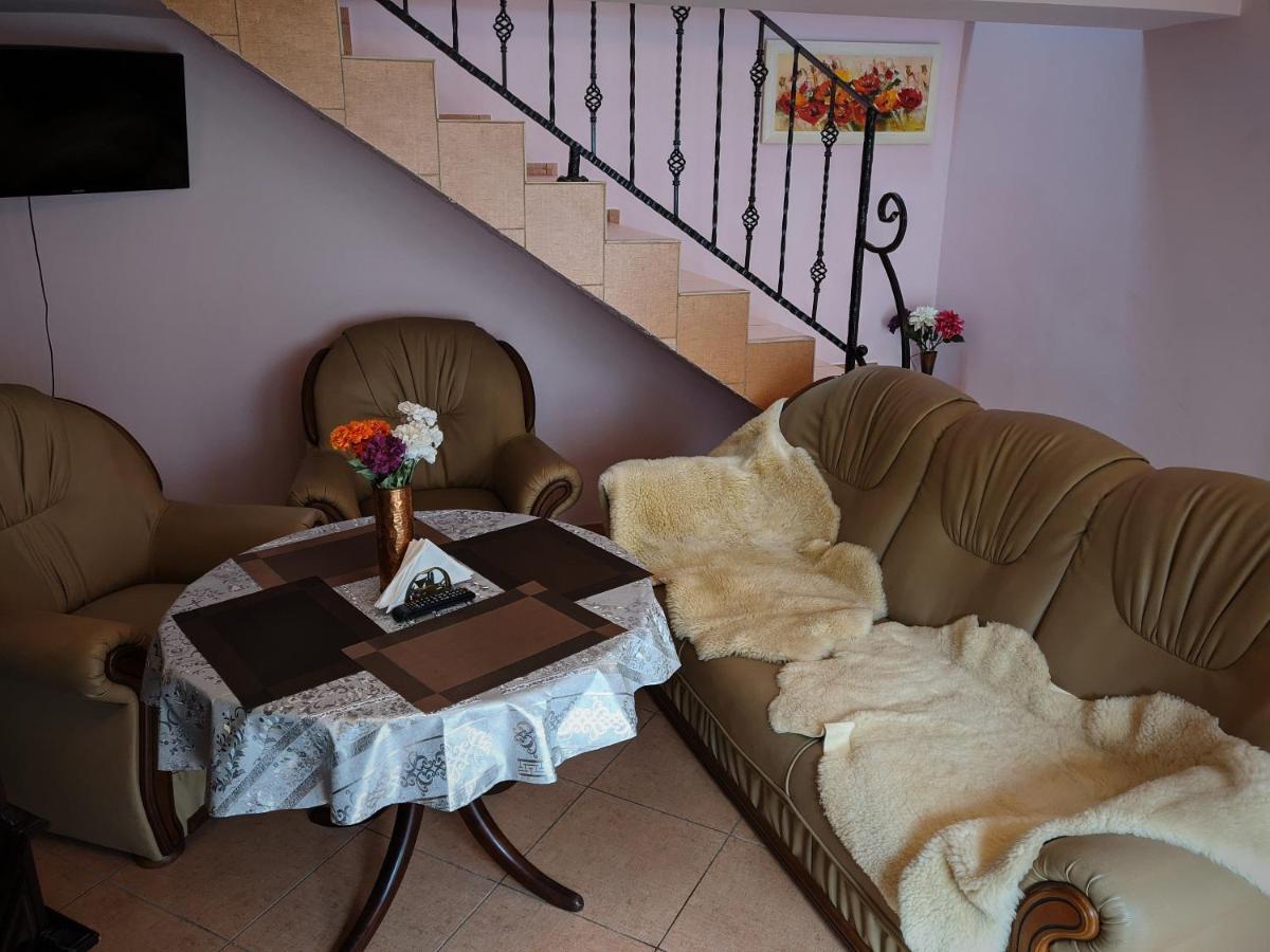 Guest House Nika - Cottages And Rooms In The Heart Of Palanga City Center Exterior foto